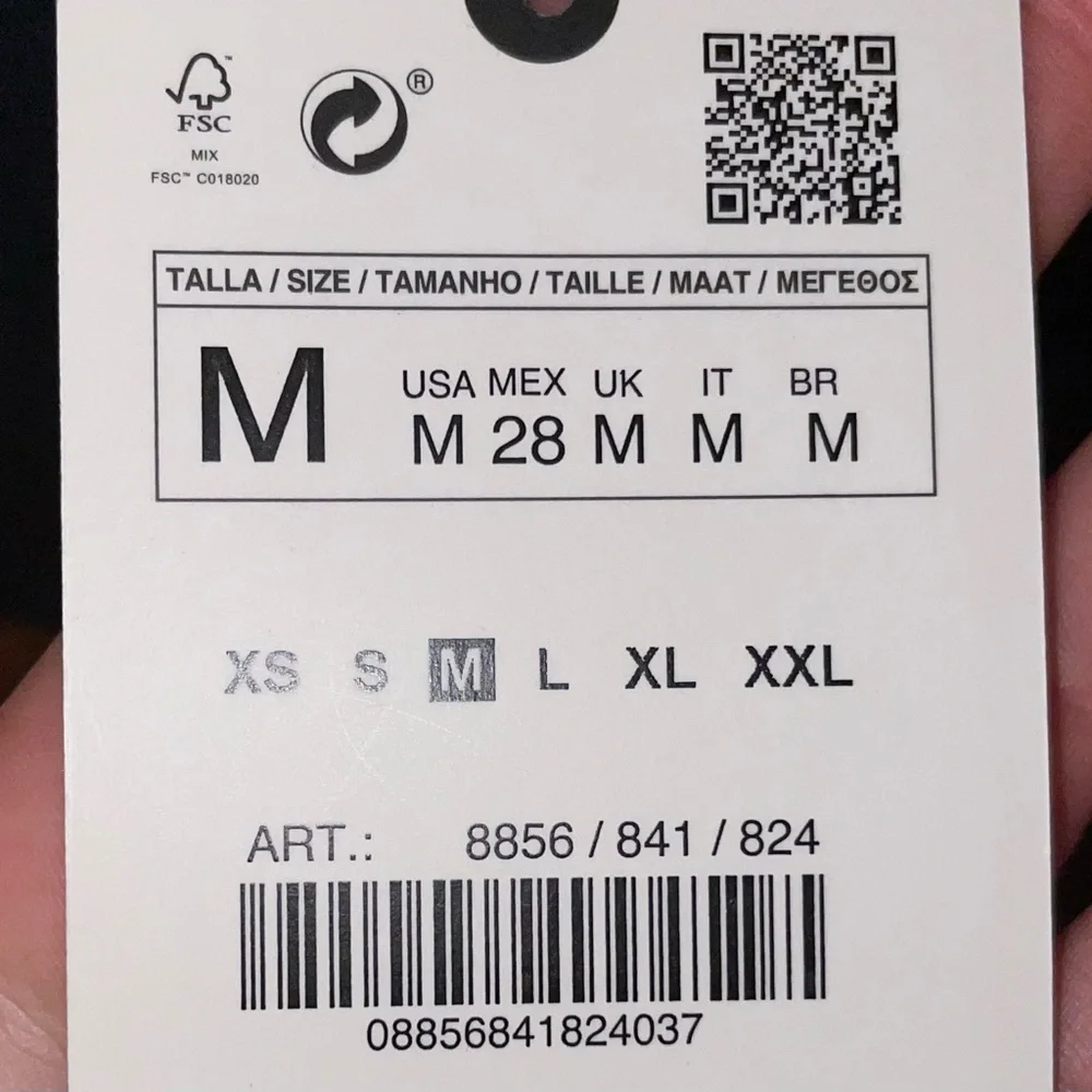 Selling this super cute gray Zara blazer, size medium, never worn - Picture 4 of 4